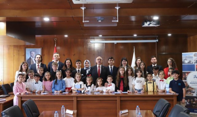 DEÜ'de 23 Nisan'da koltuklar çocuklara emanet