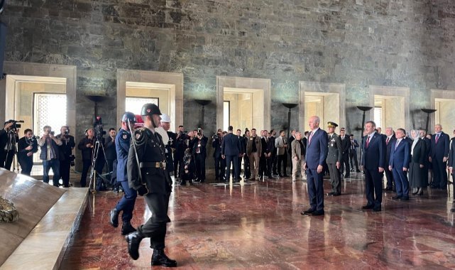 Devlet erkanı Anıtkabir’de