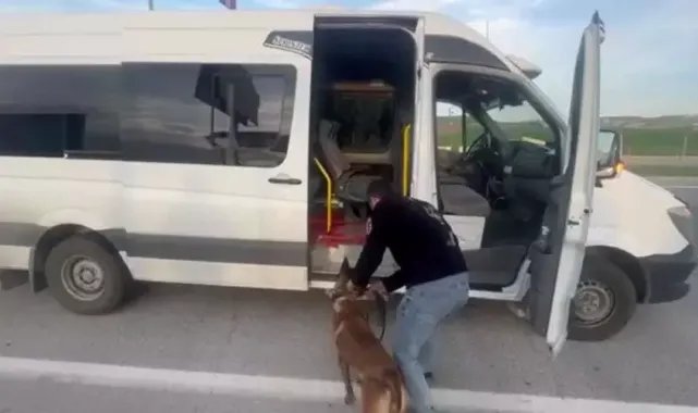 Dronlu takiple durdurulan minibüste eroin ele geçirildi; 2 tutuklama