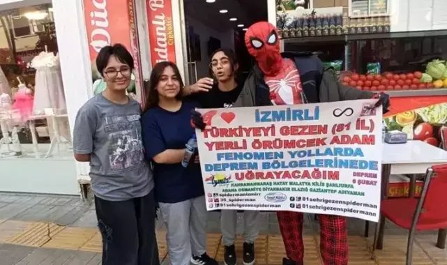 Hatay'da 'Örümcek Adam' kostümüyle bayram namazı kılan kişiye polis müdahalesi