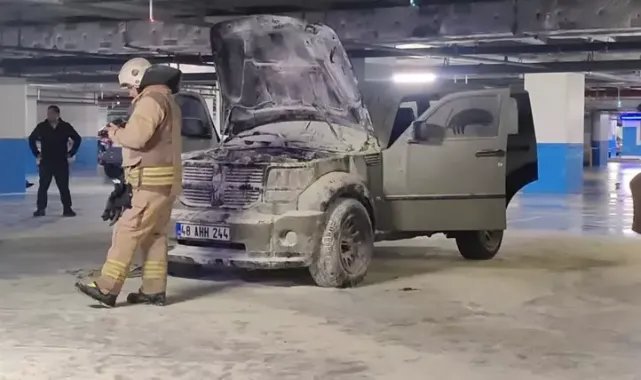 İstinye'de AVM otoparkında araç yangını; dumanlar AVM'nin içini kapladı