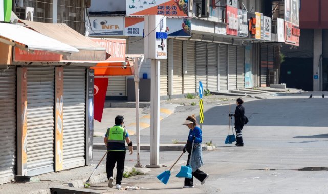 İzmir'de her gün 850 işçi 2 bin kilometrelik güzergahı temizliyor