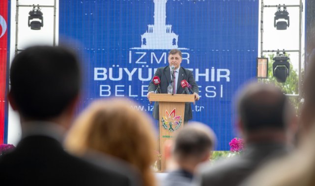 İzmir’in geleneksel festivaliyle Bayındır’da yine çiçekler açtı