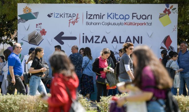 İzmirliler İZKİTAP Fest’e akın etti