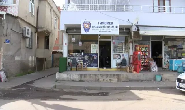 Komşuya iftara gitti ölümden kurtuldu; koltuğunun arkasına 4 kurşun isabet etti