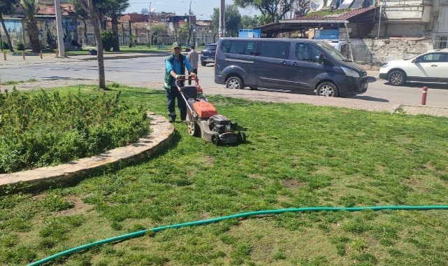 Konak’ın parkları bayramda çiçek açtı
