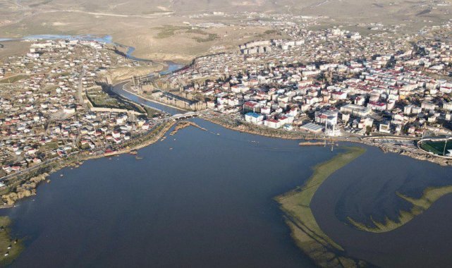Kura Nehri taştı; Ardahan Ovası göle döndü
