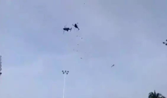 Malezya donanmasına ait helikopterler havada çarpıştı: 10 ölü