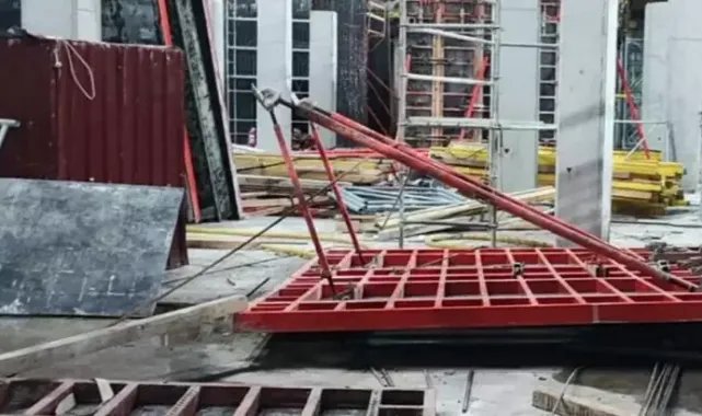Otel inşaatında işçilerin üzerine çelik kalıp devrildi; 1 ölü, 1 yaralı