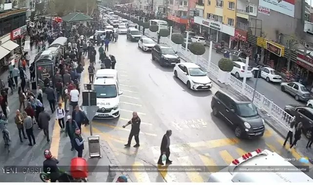 Otomobil sürücüsü, yol istediği için sopayla saldıran halk otobüsü şoförünü tüfekle vurdu