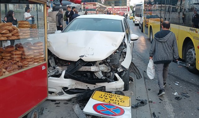 Park ettiği aracının el frenini çekmeyi unutunca araç metrelerce kaydı