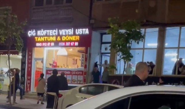Sandalyeler havada uçuştu: 2 yaralı