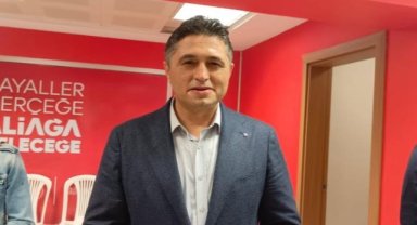 Serkan Acar 3'üncü kez kazandı; Aliağa'nın il olma hedefini açıkladı