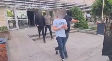 Suç makinesi oto hırsızları İzmir polisinden kaçamadı