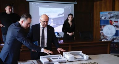 Tiyatro Haftası'nda DEÜ'den sanat yerleşkesi sürprizi