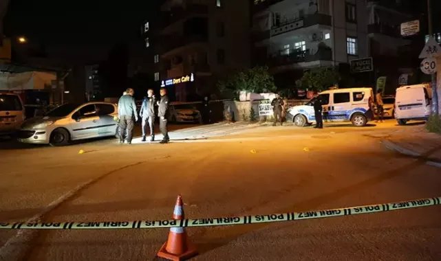 Üniversiteli genç kız otomobiline binerken tabancayla ayağından vuruldu