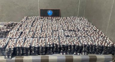 Yunuslar 14 bin uyuşturucu nitelikli hap ele geçirdi