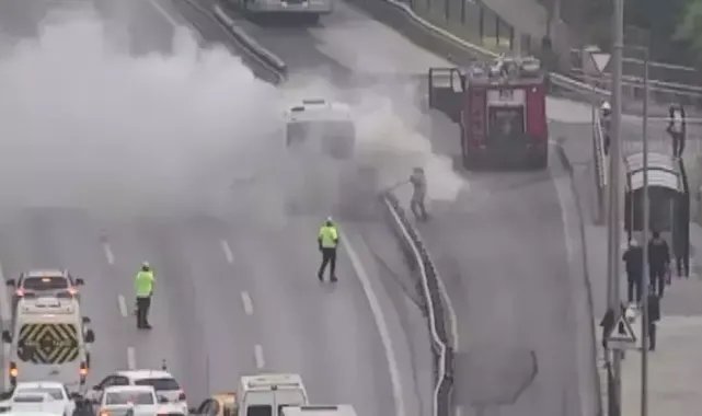 15 Temmuz Şehitler Köprüsü girişinde servis midibüsü yandı