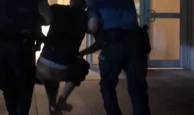 49 yıl hapis cezasıyla aranan firari, motosiklet çalarken yakalandı