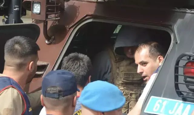 Akrabasını öldüren şüpheli, çelik yelekle adliyeye sevk edildi
