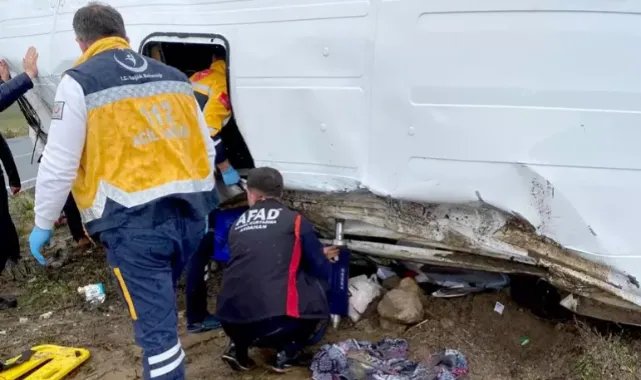 Ardahan'da rehabilitasyon öğrencilerinin de taşındığı yolcu minibüsü kaza yaptı