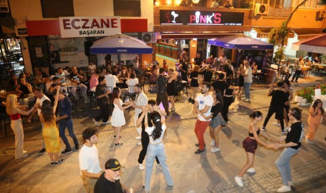 Ata Meydanı dans ile güzelleşti