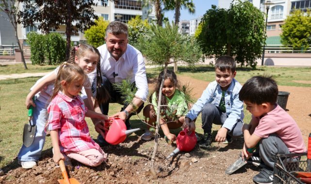 Başkan Duman miniklerle fidan dikti