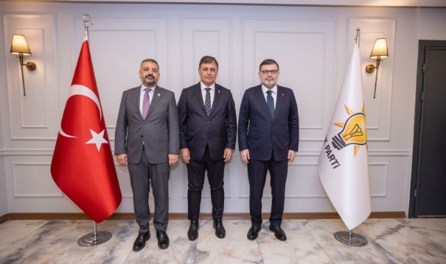 Başkan Tugay AK Parti İl Başkanlığı ziyaretinde iş birliği mesajı verdi
