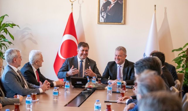 Başkan Tugay: “İzmir’in planlamasını İzmirli mimarlar yapacak”