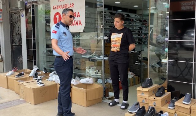 Bayraklı'da kaldırım işgallerine denetim