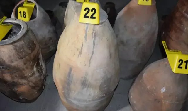 Bekçilerin dikkati sayesinde Roma ve Osmanlı dönemine ait 26 küp ele geçirildi