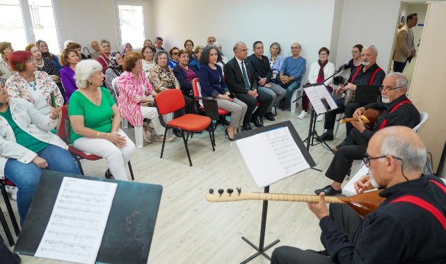 Çınarlar saz çaldı, Başkan Işık türkü söyledi