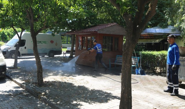 Efes Selçuk ile Büyükşehir el ele: Bahar temizliğiyle sokaklar pırıl pırıl