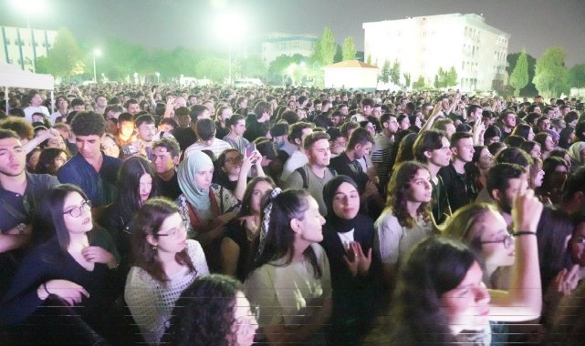 Egeli gençler Gripin’le coştu
