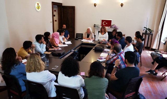 EÜ İletişim Fakültesi eski dekanlarından Prof. Dr. Seyide Parsa son yolculuğuna uğurlandı
