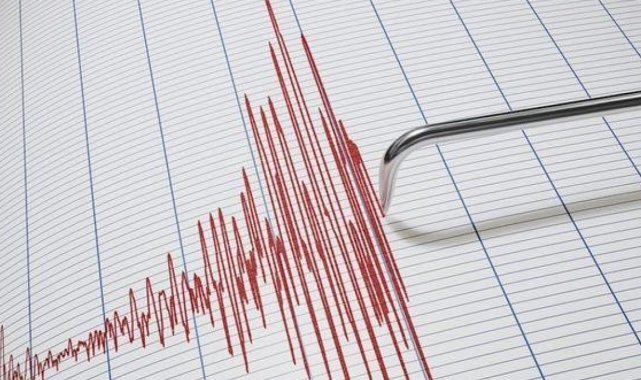 İzmir açıklarında art arda iki deprem