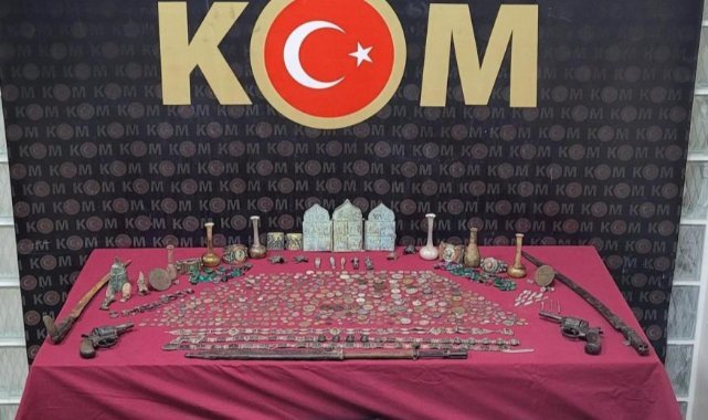 İzmir'de 9 milyon 500 TL değerinde tarihi eser ele geçirildi
