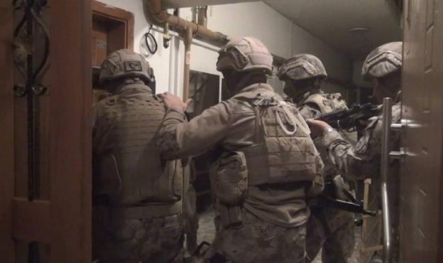 İzmir’de DEAŞ’a operasyon: 20 gözaltı