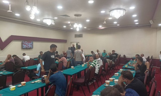 İzmir'de kumar baskınında 186 kişiye 1 milyon 195 bin TL ceza