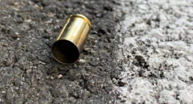 İzmir'de sokakta silahlı saldırı: 1 ağır yaralı