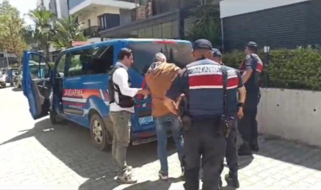 İzmir’de yakalanan 17 göçmen kaçakçılığı organizatörü tutuklandı