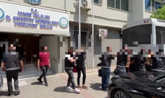 İzmir'deki gece kulübüne uyuşturucu baskınında polisler de dahil 21 kişi tutukladı