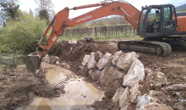 İZSU ekipleri Selçuk’ta derelerden 17 bin ton malzeme çıkardı