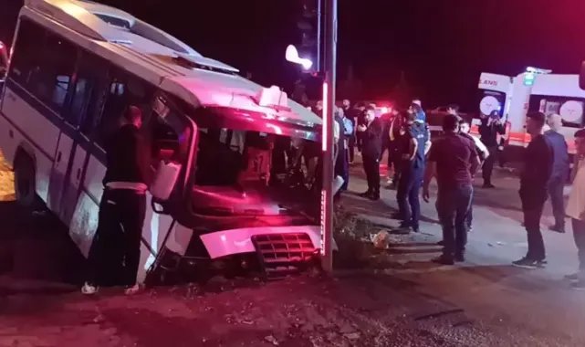 Kırıkkale’de otomobil ile dolmuş çarpıştı: 22 yaralı