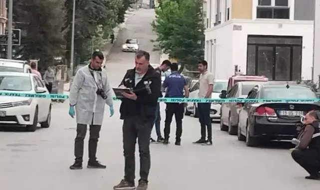 Kız arkadaşıyla tartışan gruba tabancayla ateş açtı