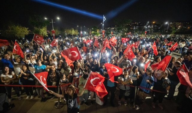 Konak’ta 19 Mayıs’a coşkulu kutlama