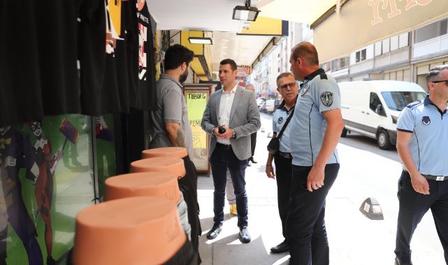 Konak zabıtası kaldırım işgalini bitirmekte kararlı