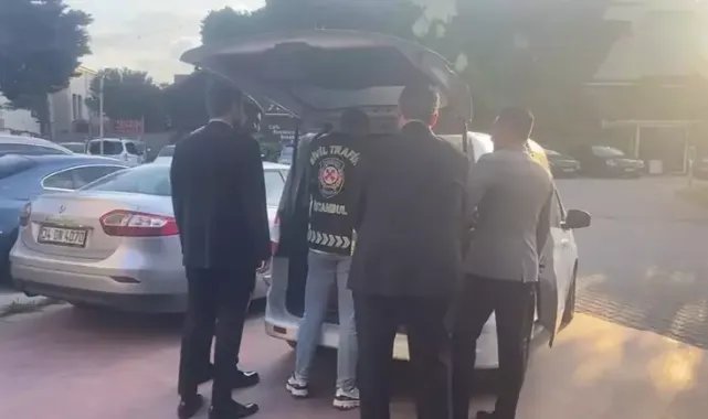 Küçükçekmece'de çakarlı düğün konvoyundaki 4 araca 30 bin 131 lira ceza