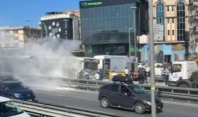 Küçükçekmece'de metrobüs yangını