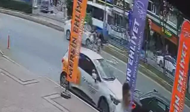 Mersin'de motosikletin yayaya çarptığı kaza kamerada